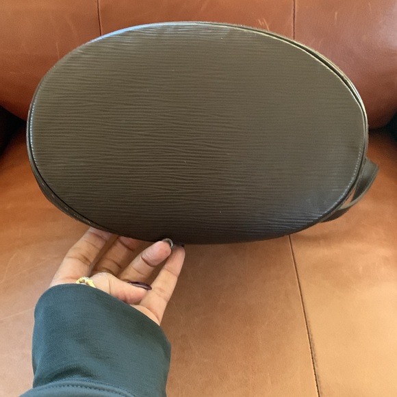 🤎🤎Beautiful Authentic Louis Vuitton Mocha Colored Epi Bucket PM Bag🤎🤎🤎 - Picture 11 of 17